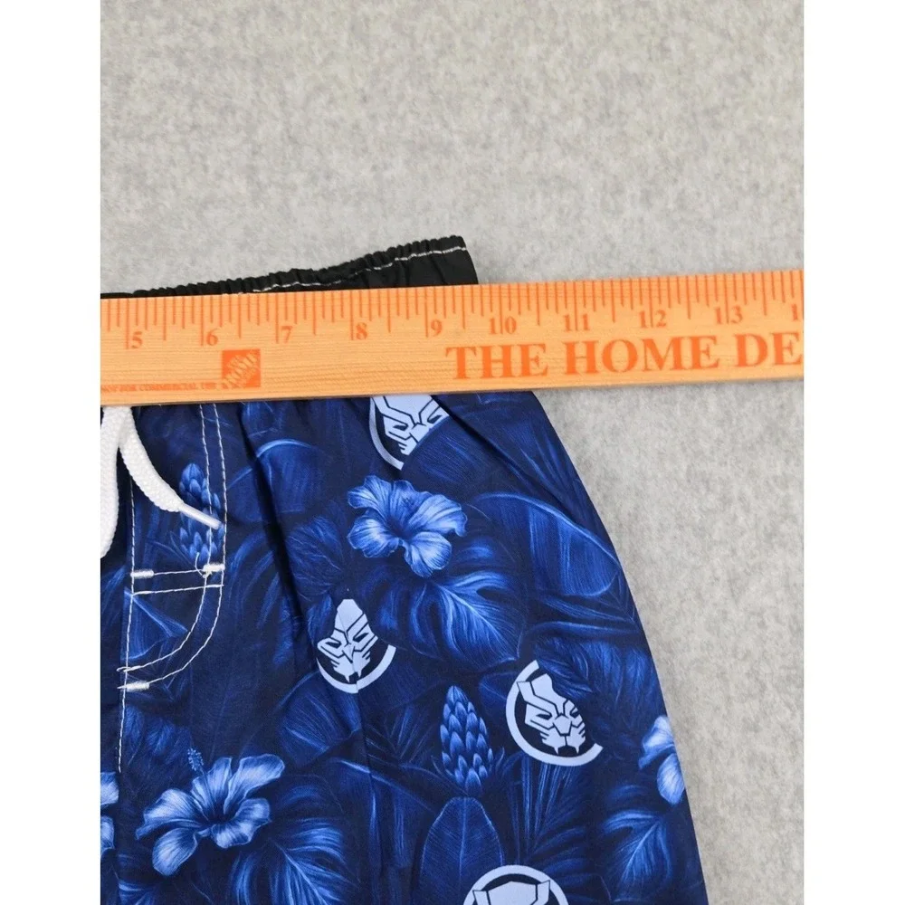 Avengers Bathing Suit Boys 2 pc Swim Set Size Small Rash Guard Top‎ Trunks NWT